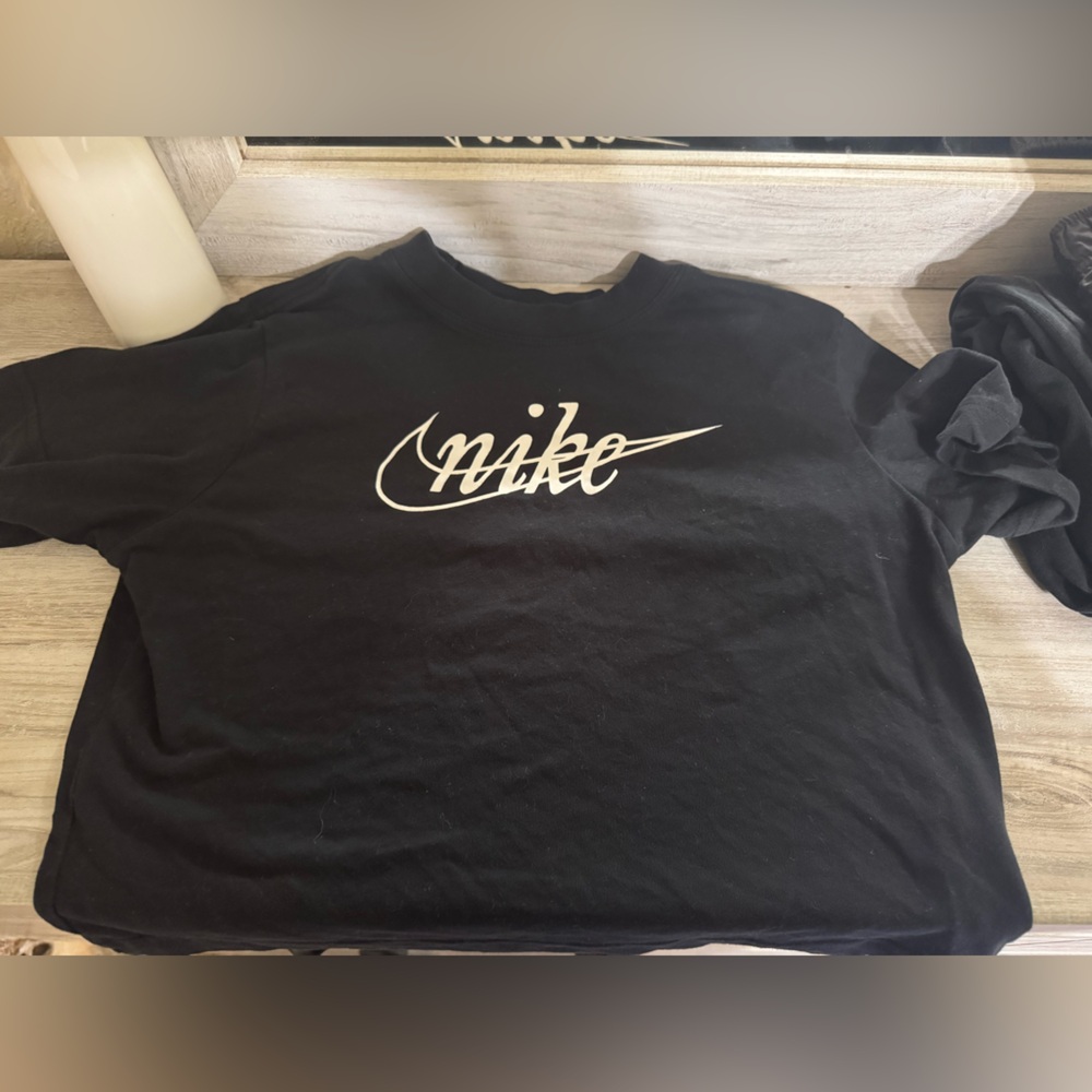 Nike cropped tee